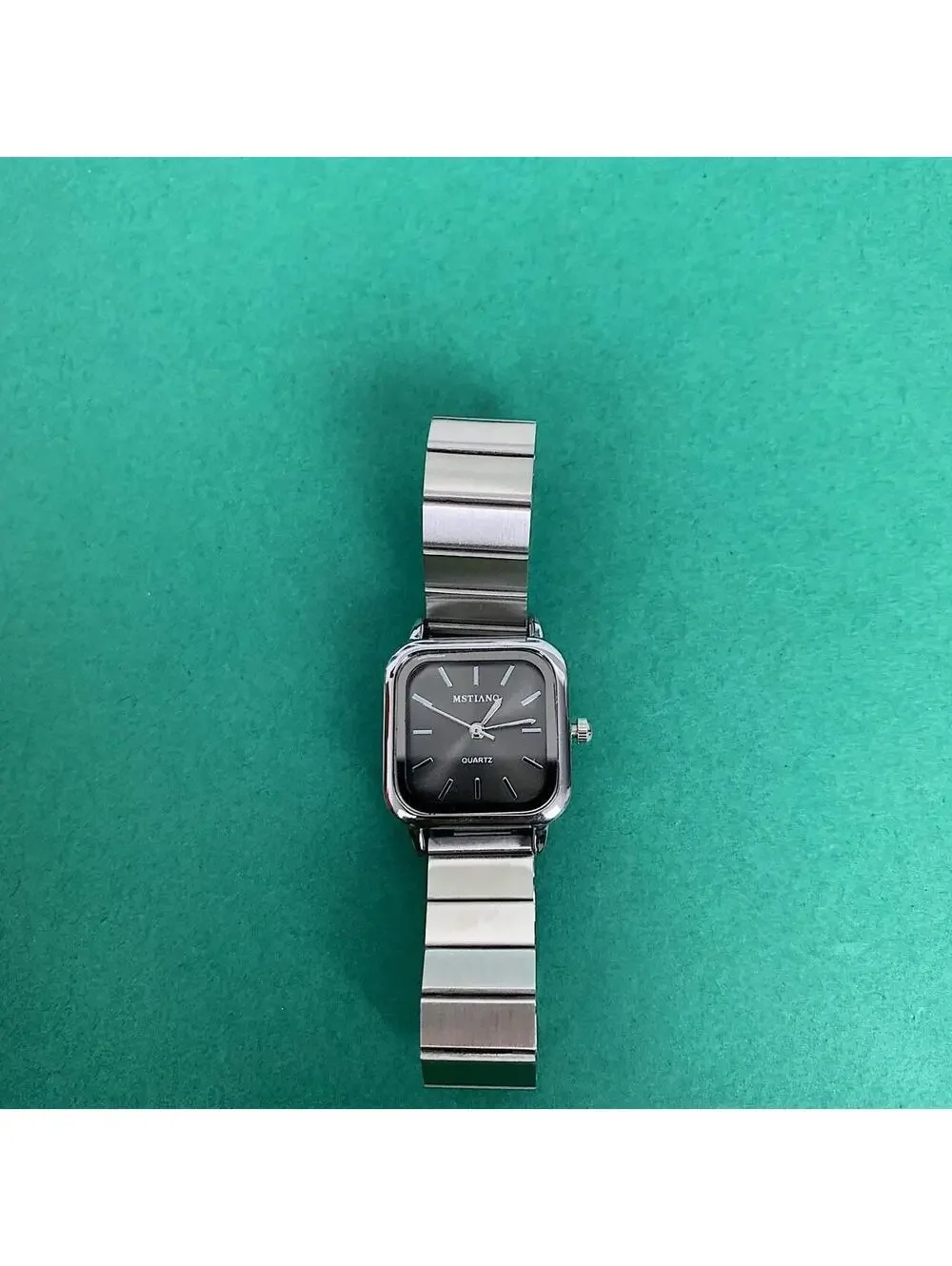 2000s Y2k style silver square watch. Classy sporty style watch. Stainless steel.